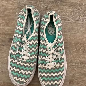 Teal, gray, white, zigzag vans women’s size 8